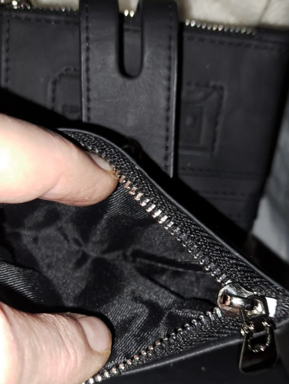 Black Leather Men’s Wallet  Or Womens W/chain (Humperpaul)